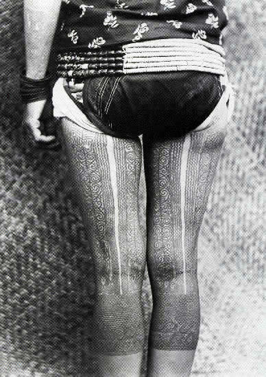 1927 Credit HF Tillema Dayak woman's thigh tattoo This woman was of 