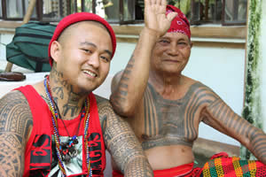 Elle Festin and Uncle George sharing stories at the Batok Festival. Photograph courtesy of Chico River Quest.com.