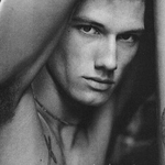 Alex Pettyfer 