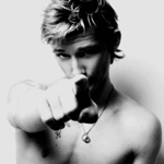 Alex Pettyfer 